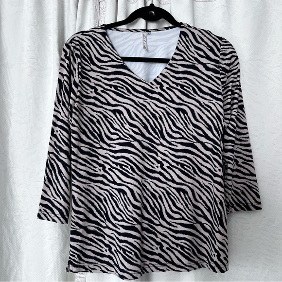 EUC Lulu-B Animal Print Zebra SPF Top size Small - Picture 2 of 9